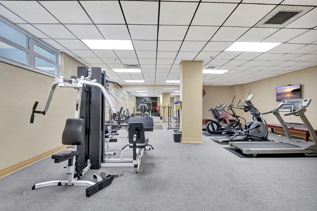 В аренду: $4,250 (2 спален, 2 ванн, 1400 Квадратных фут)