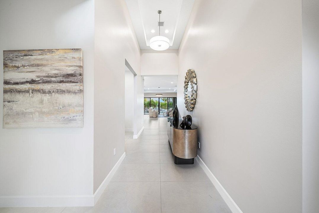 Activo con contrato: $1,495,000 (3 camas, 3 baños, 2425 Pies cuadrados)