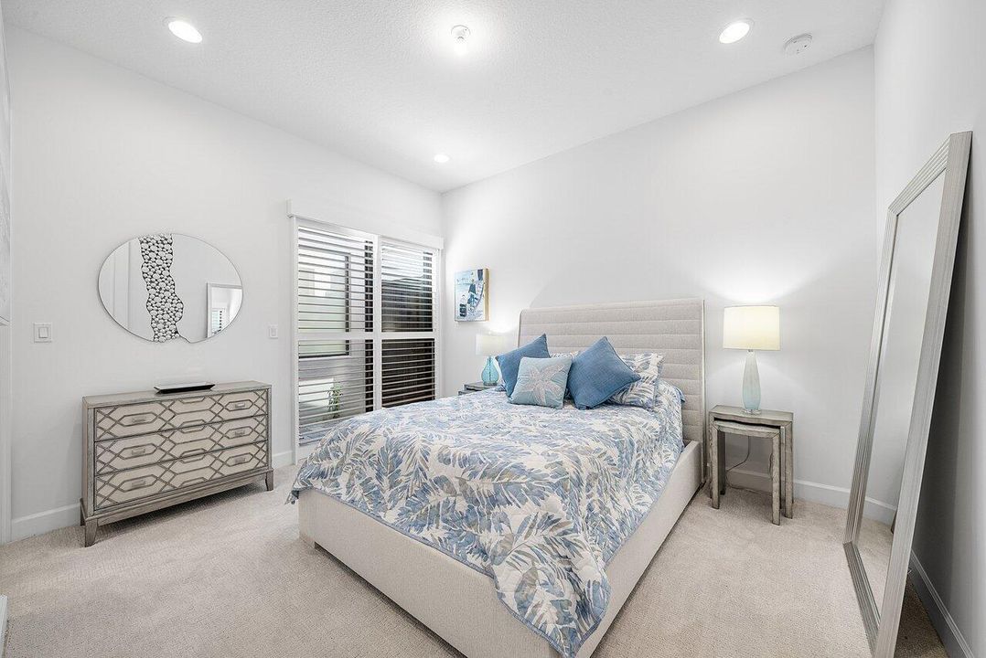 Activo con contrato: $1,495,000 (3 camas, 3 baños, 2425 Pies cuadrados)