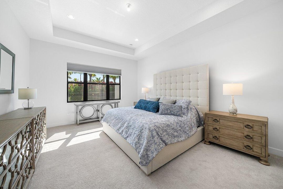 Activo con contrato: $1,495,000 (3 camas, 3 baños, 2425 Pies cuadrados)