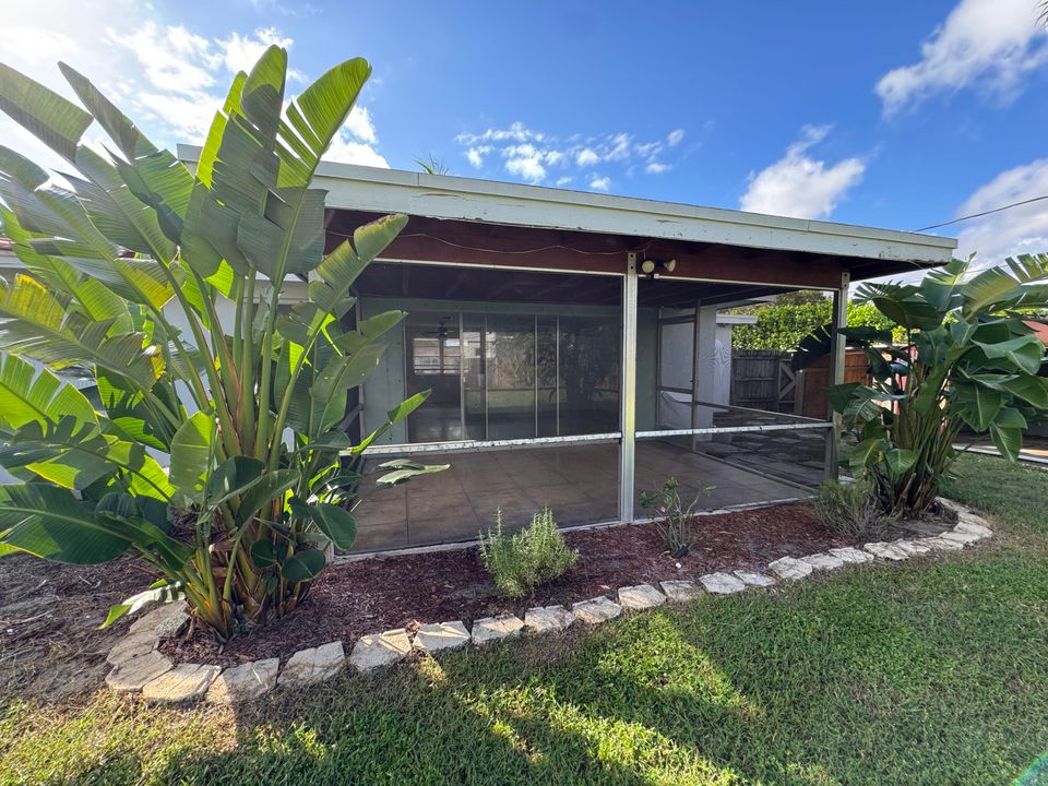 合同活跃: $2,895 (2 贝兹, 2 浴室, 1092 平方英尺)