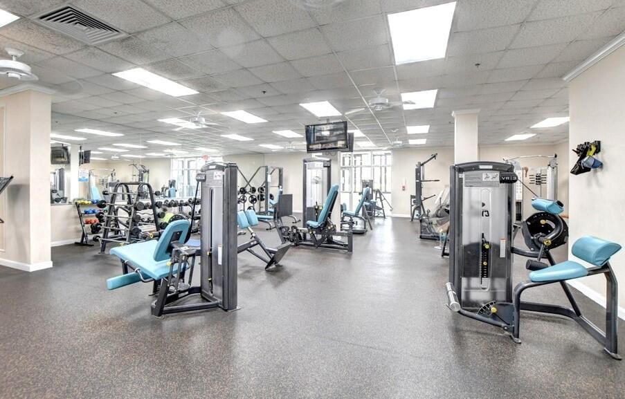 待售: $64,500 (1 贝兹, 1 浴室, 700 平方英尺)