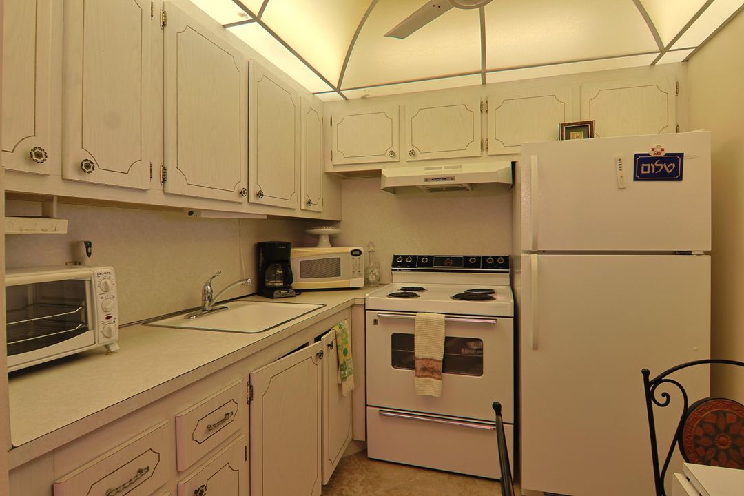 待售: $64,500 (1 贝兹, 1 浴室, 700 平方英尺)