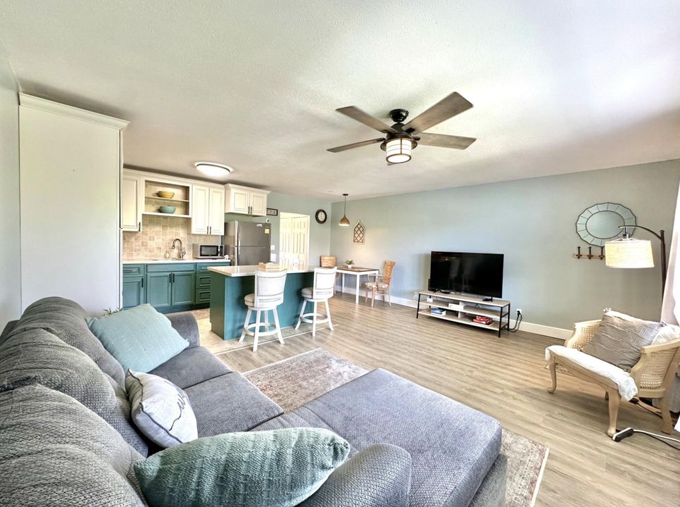 For Rent: $1,575 (1 beds, 1 baths, 684 Square Feet)