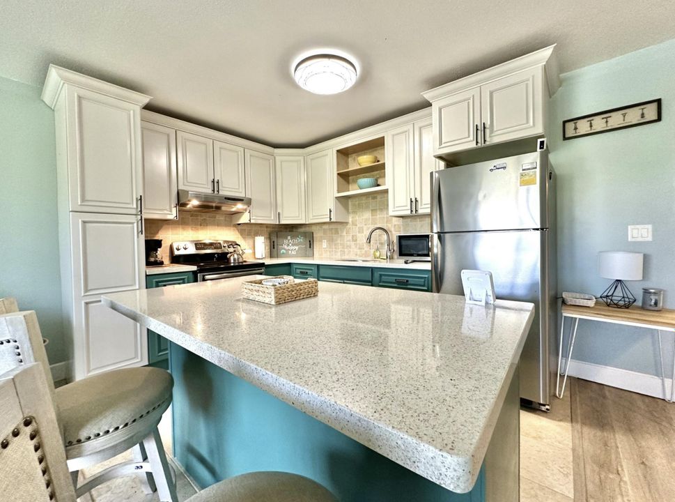 For Rent: $1,575 (1 beds, 1 baths, 684 Square Feet)