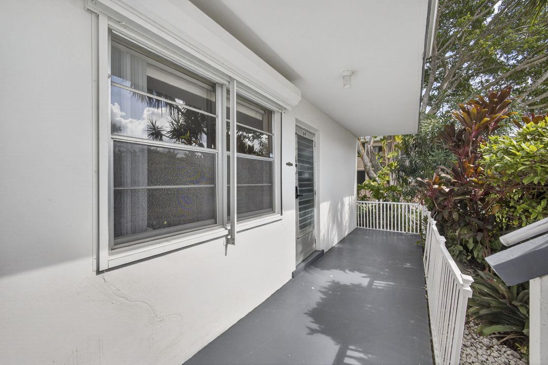 For Sale: $149,000 (2 beds, 1 baths, 798 Square Feet)