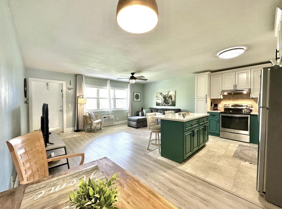 For Rent: $1,575 (1 beds, 1 baths, 684 Square Feet)