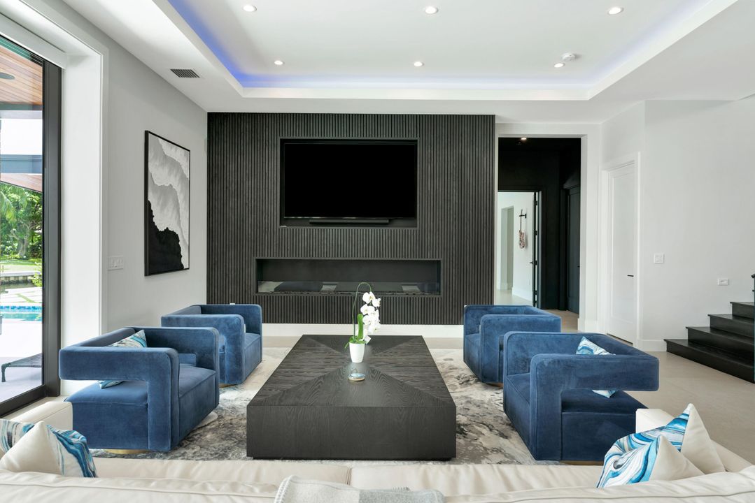 For Sale: $9,900,000 (6 beds, 7 baths, 7346 Square Feet)