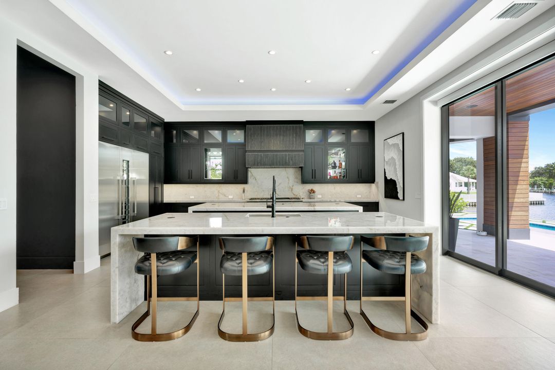 For Sale: $9,900,000 (6 beds, 7 baths, 7346 Square Feet)