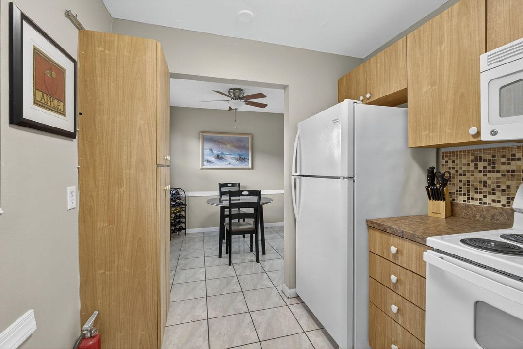 For Sale: $149,000 (2 beds, 1 baths, 798 Square Feet)