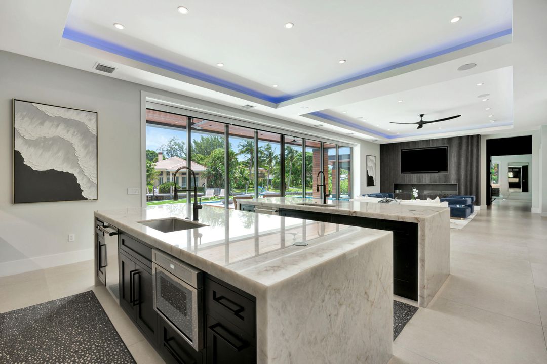 For Sale: $9,900,000 (6 beds, 7 baths, 7346 Square Feet)