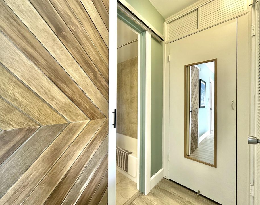 For Rent: $1,575 (1 beds, 1 baths, 684 Square Feet)