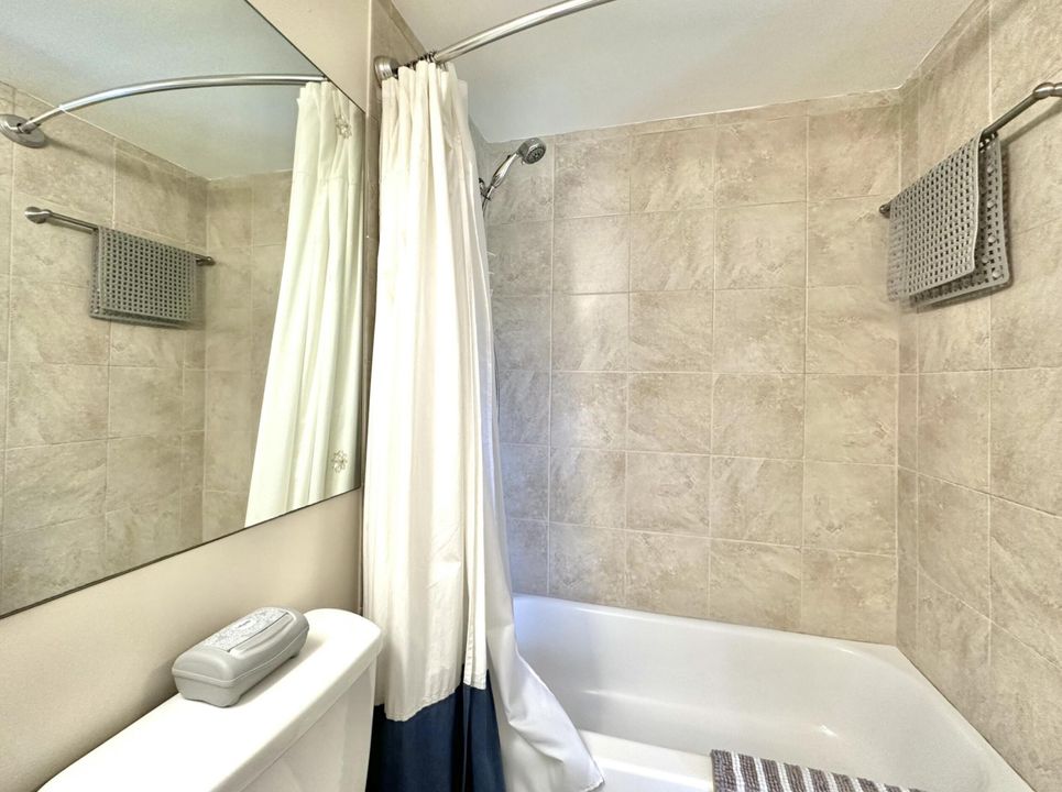 For Rent: $1,575 (1 beds, 1 baths, 684 Square Feet)