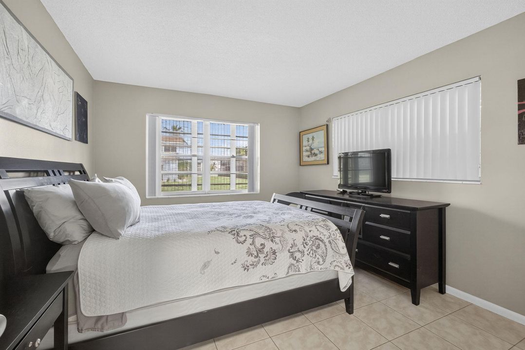 For Sale: $149,000 (2 beds, 1 baths, 798 Square Feet)