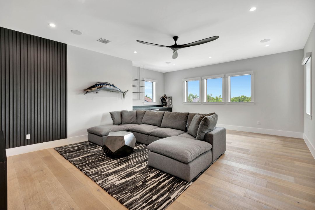 For Sale: $9,900,000 (6 beds, 7 baths, 7346 Square Feet)