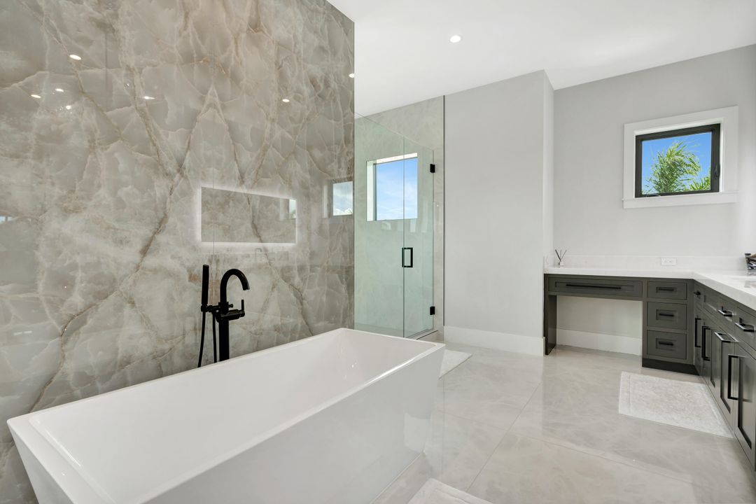 For Sale: $9,900,000 (6 beds, 7 baths, 7346 Square Feet)