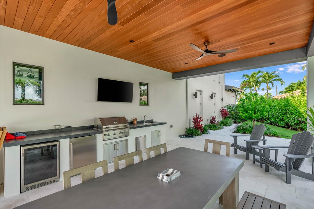 For Sale: $9,900,000 (6 beds, 7 baths, 7346 Square Feet)