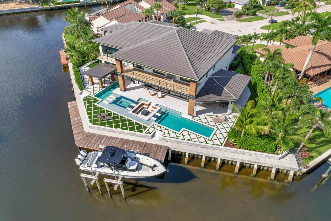 For Sale: $9,900,000 (6 beds, 7 baths, 7346 Square Feet)