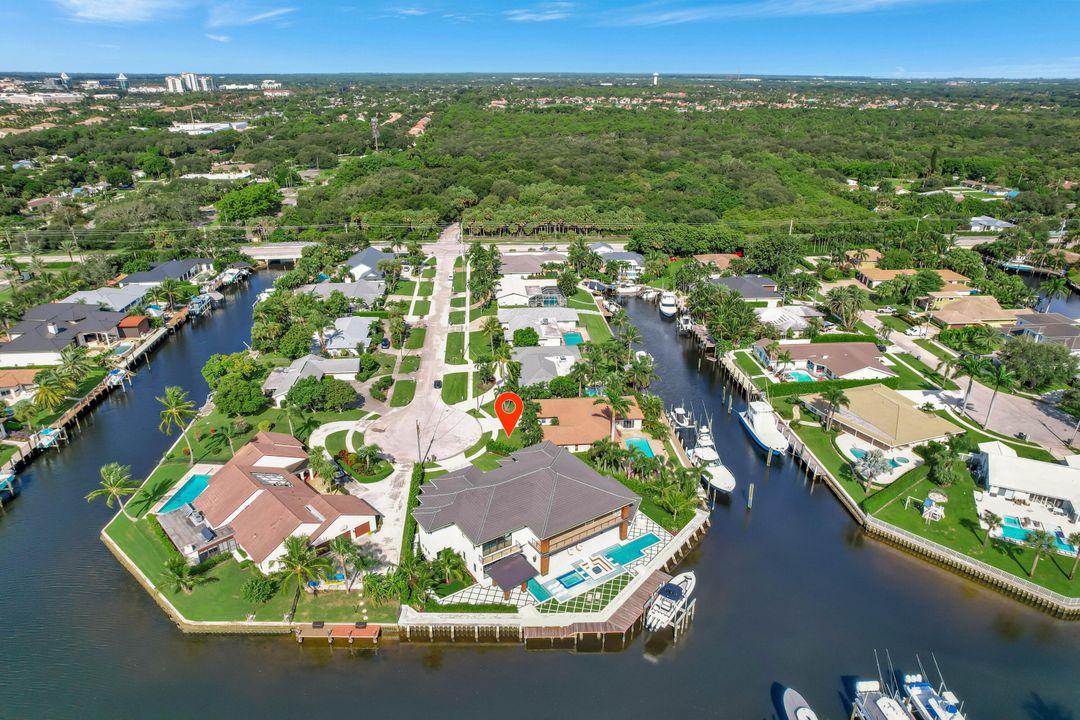 For Sale: $9,900,000 (6 beds, 7 baths, 7346 Square Feet)