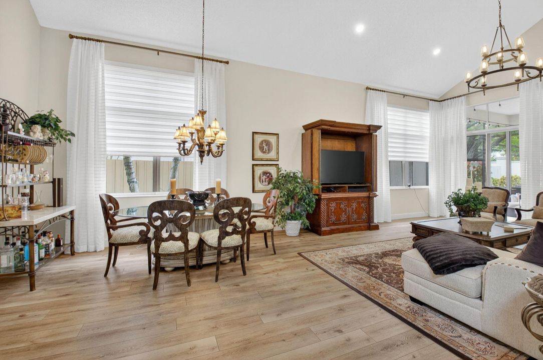 出租: $6,000 (3 贝兹, 2 浴室, 1755 平方英尺)