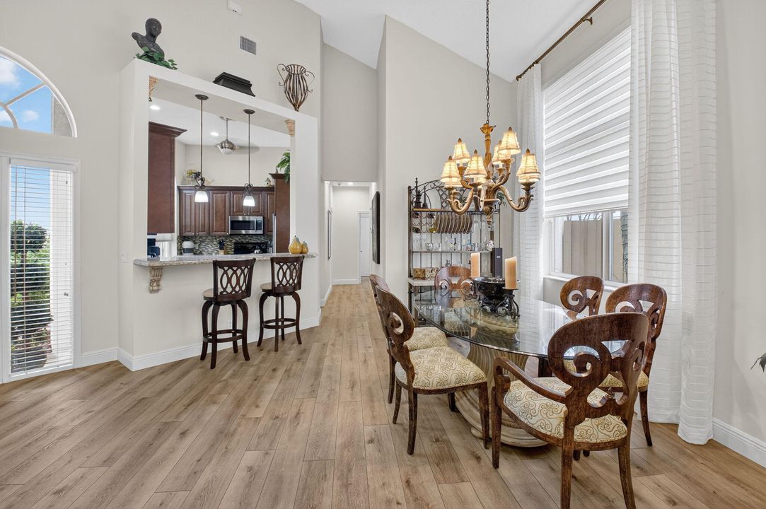 出租: $6,000 (3 贝兹, 2 浴室, 1755 平方英尺)