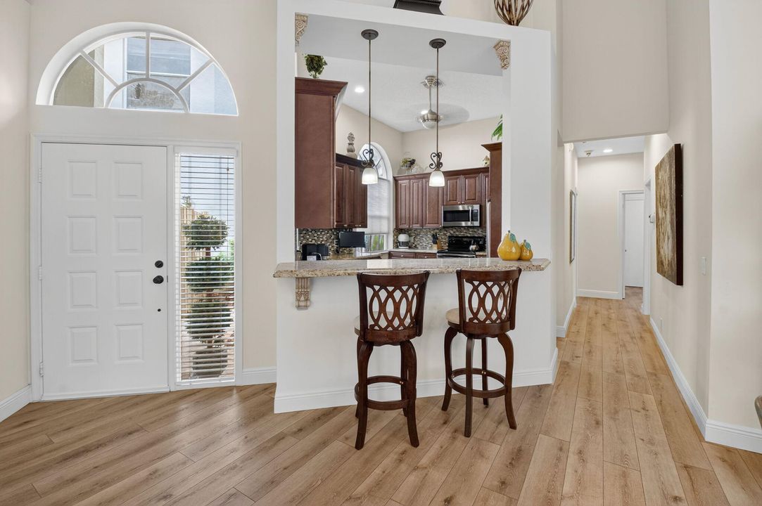 出租: $6,000 (3 贝兹, 2 浴室, 1755 平方英尺)