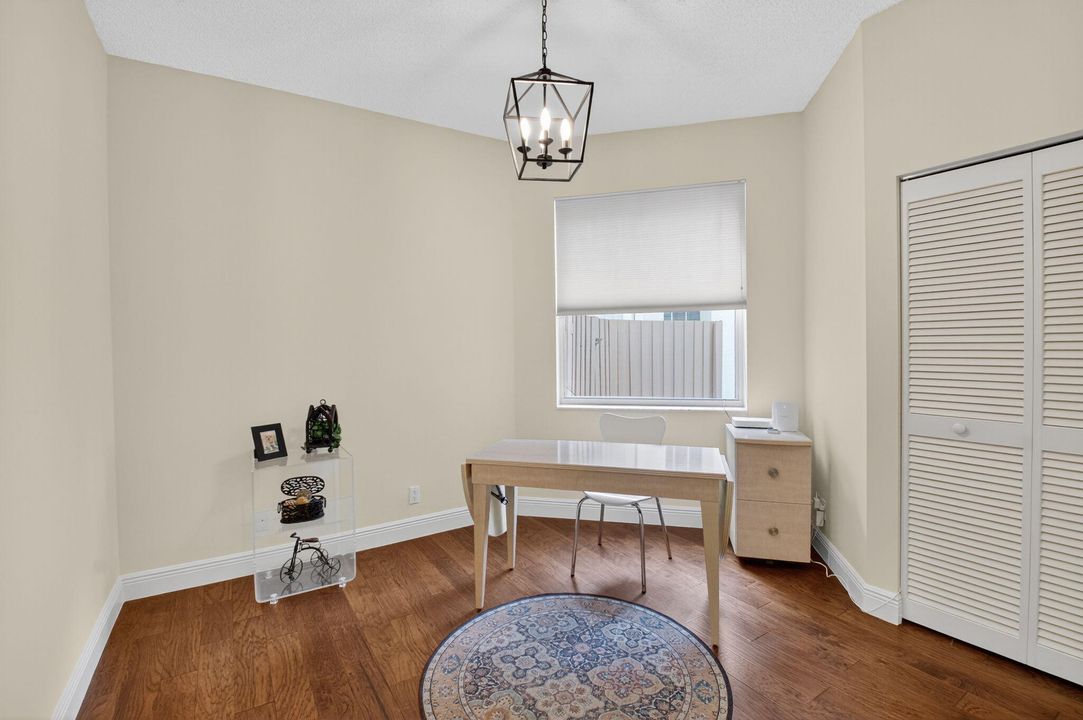 出租: $6,000 (3 贝兹, 2 浴室, 1755 平方英尺)