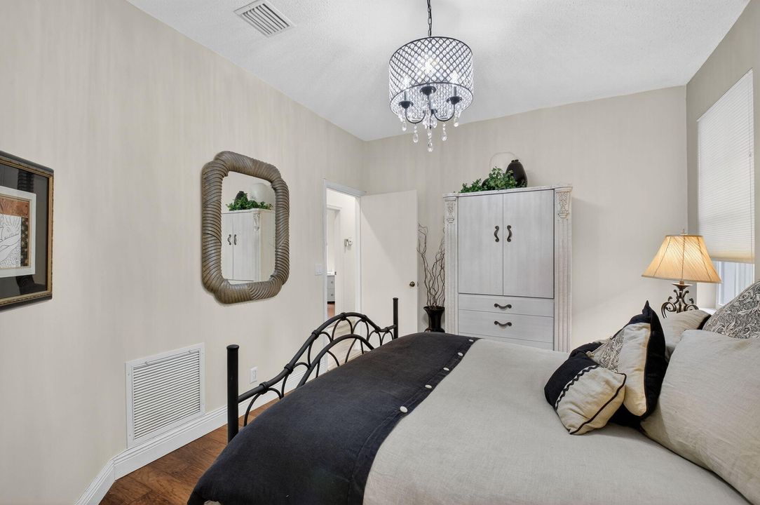 出租: $6,000 (3 贝兹, 2 浴室, 1755 平方英尺)