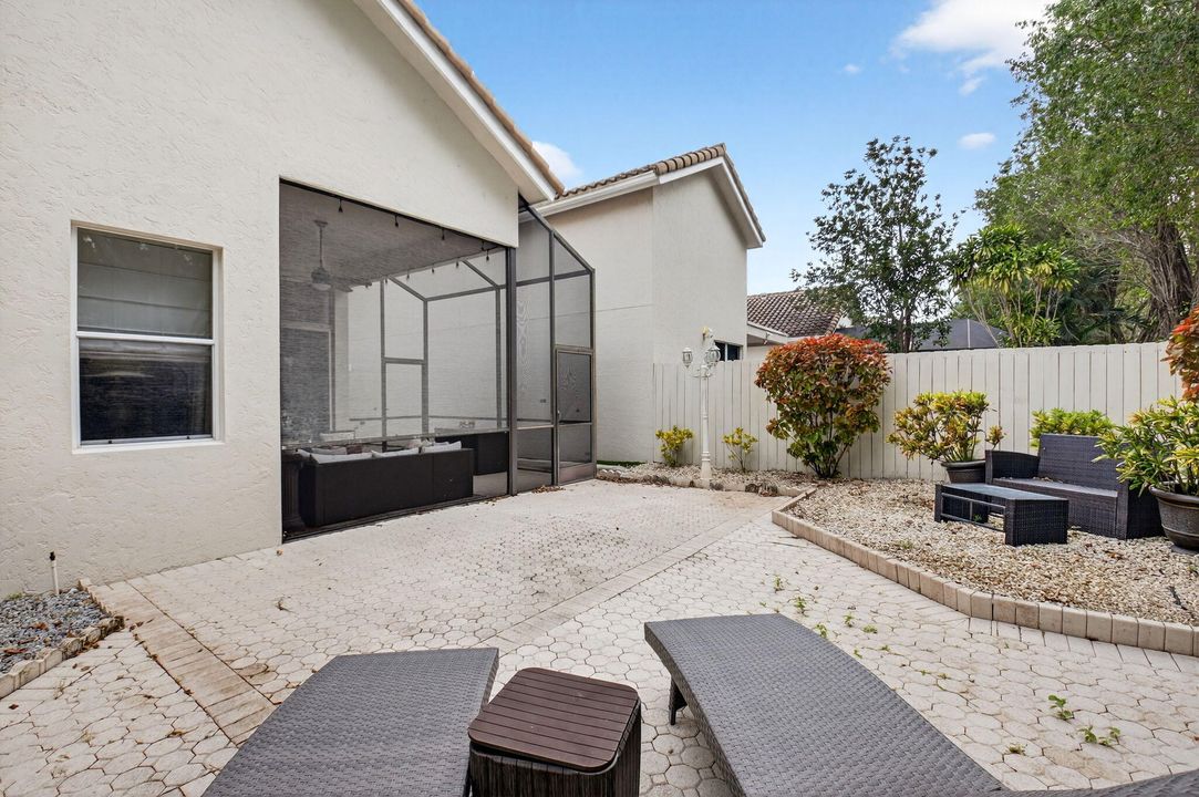 出租: $6,000 (3 贝兹, 2 浴室, 1755 平方英尺)