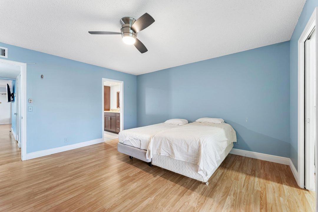 For Sale: $165,000 (2 beds, 2 baths, 1062 Square Feet)