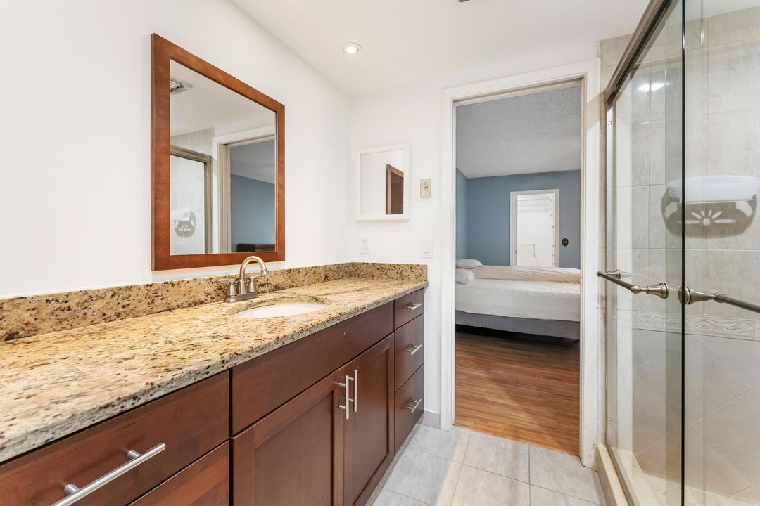 For Sale: $165,000 (2 beds, 2 baths, 1062 Square Feet)