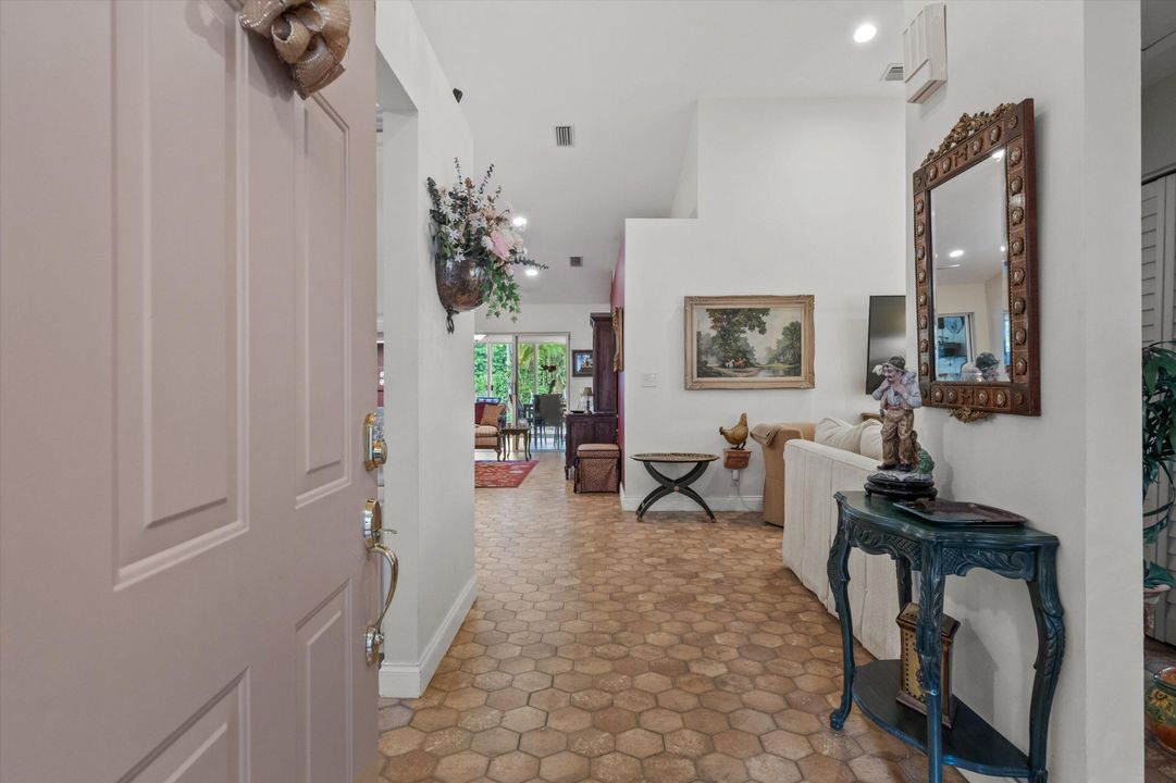 For Sale: $384,995 (2 beds, 2 baths, 1447 Square Feet)