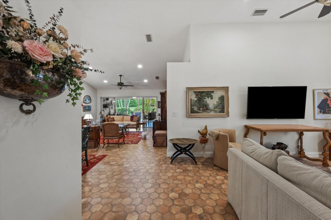 For Sale: $384,995 (2 beds, 2 baths, 1447 Square Feet)