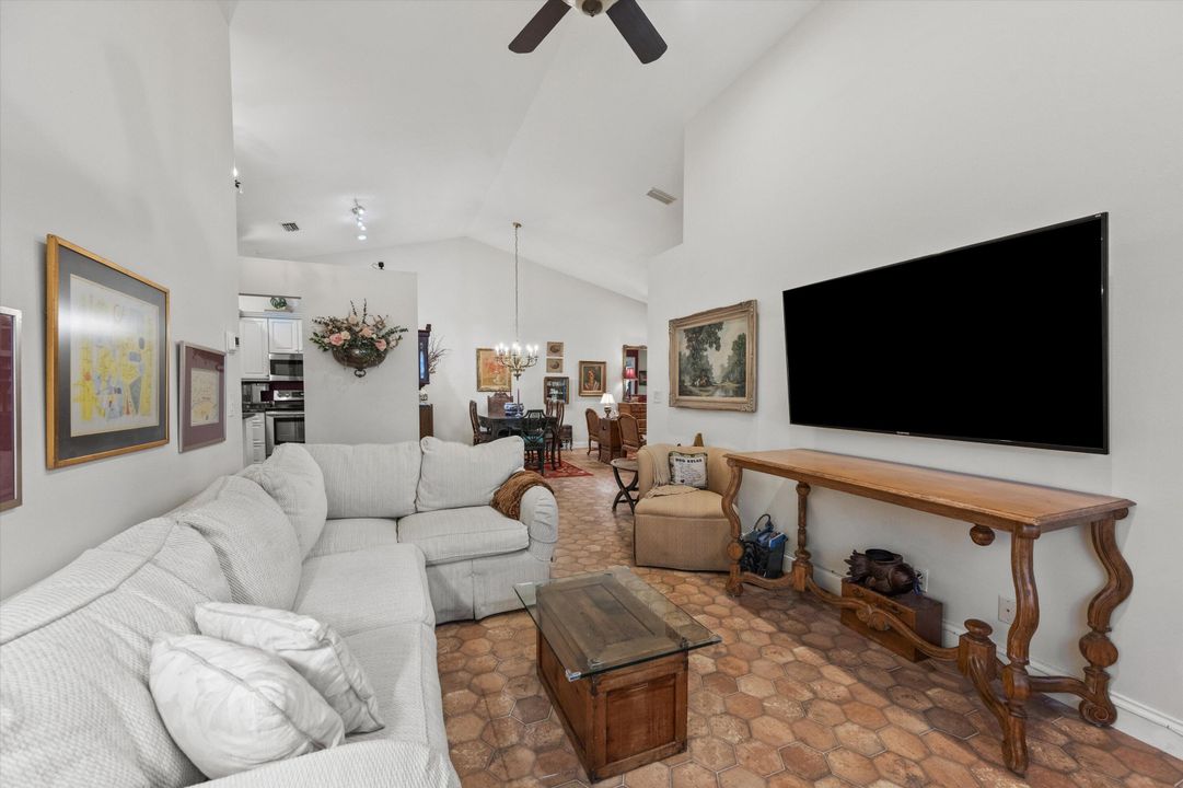 For Sale: $384,995 (2 beds, 2 baths, 1447 Square Feet)