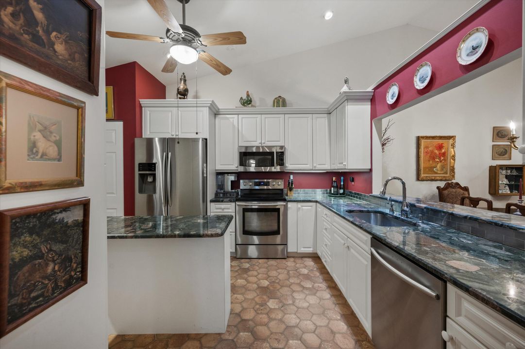 For Sale: $384,995 (2 beds, 2 baths, 1447 Square Feet)