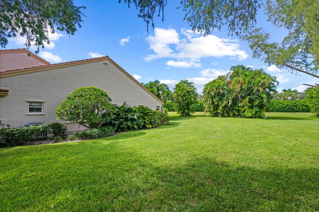 For Sale: $384,995 (2 beds, 2 baths, 1447 Square Feet)