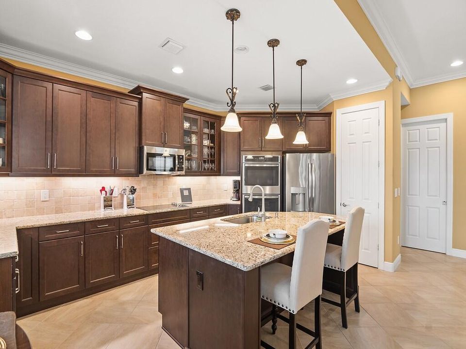 Active With Contract: $575,000 (3 beds, 2 baths, 2408 Square Feet)