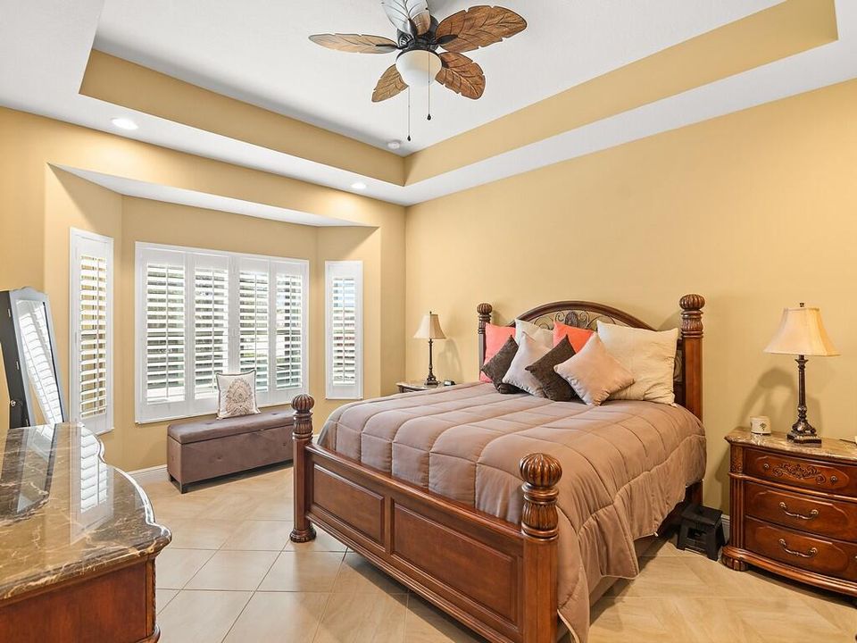 Active With Contract: $575,000 (3 beds, 2 baths, 2408 Square Feet)