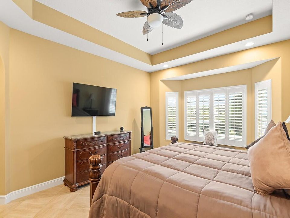 Active With Contract: $575,000 (3 beds, 2 baths, 2408 Square Feet)