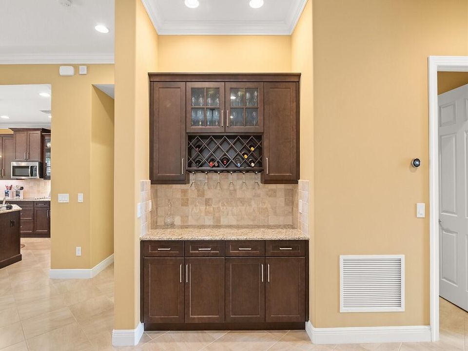 Active With Contract: $575,000 (3 beds, 2 baths, 2408 Square Feet)