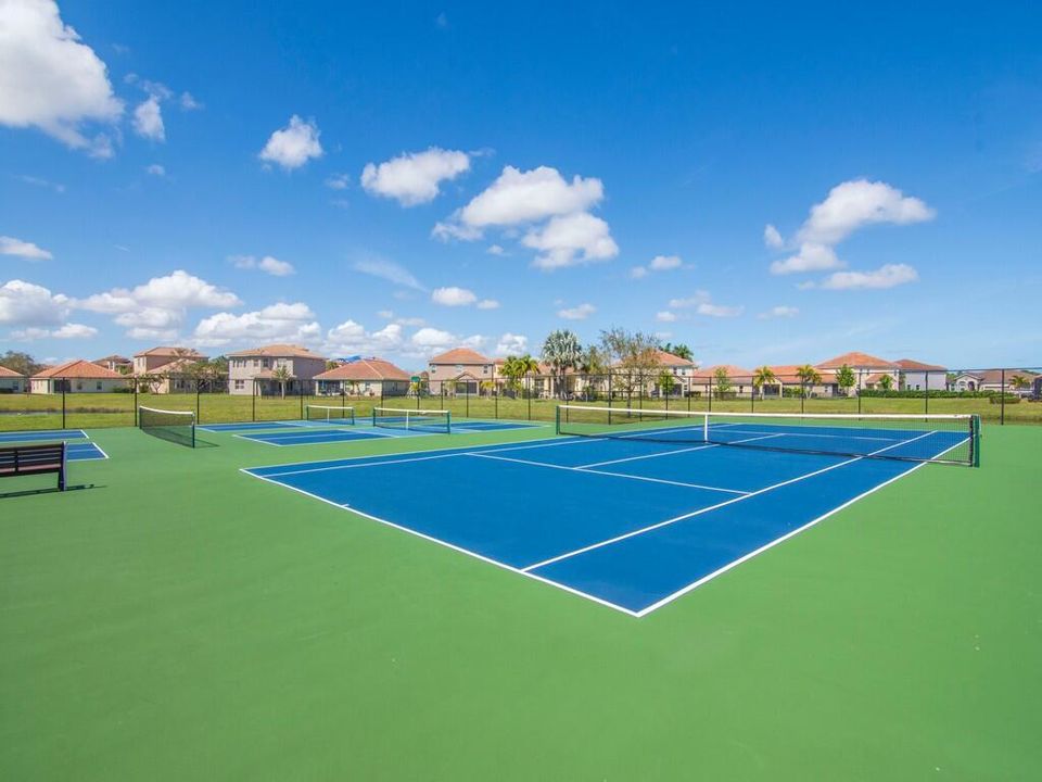 Active With Contract: $575,000 (3 beds, 2 baths, 2408 Square Feet)