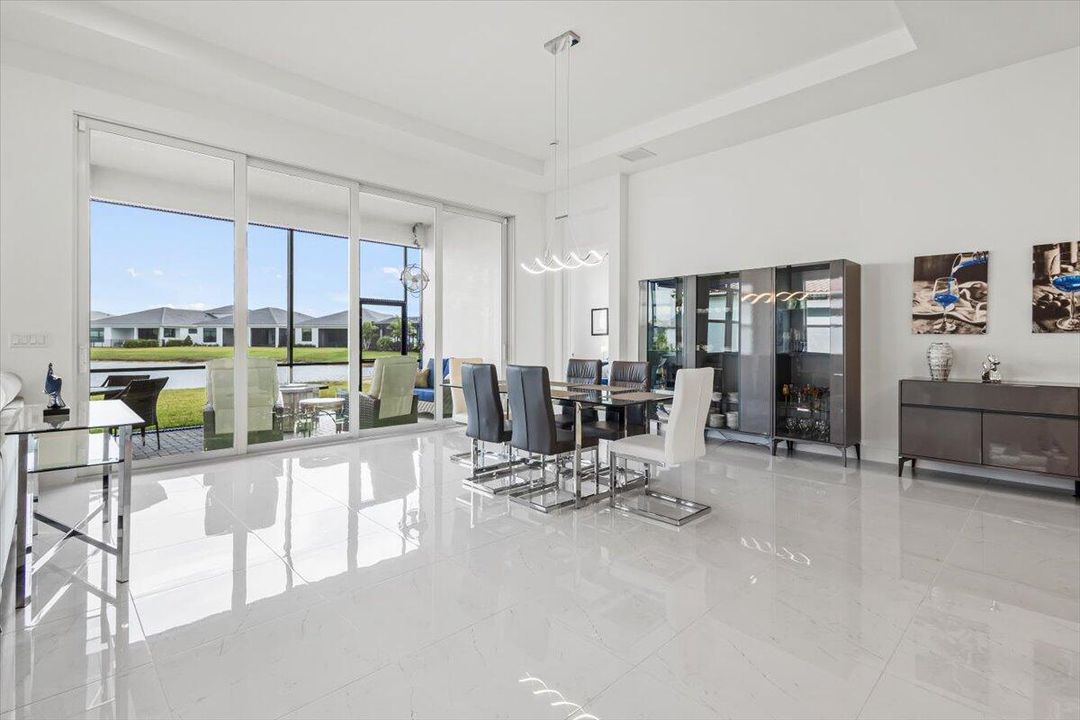 For Sale: $800,000 (3 beds, 3 baths, 2490 Square Feet)