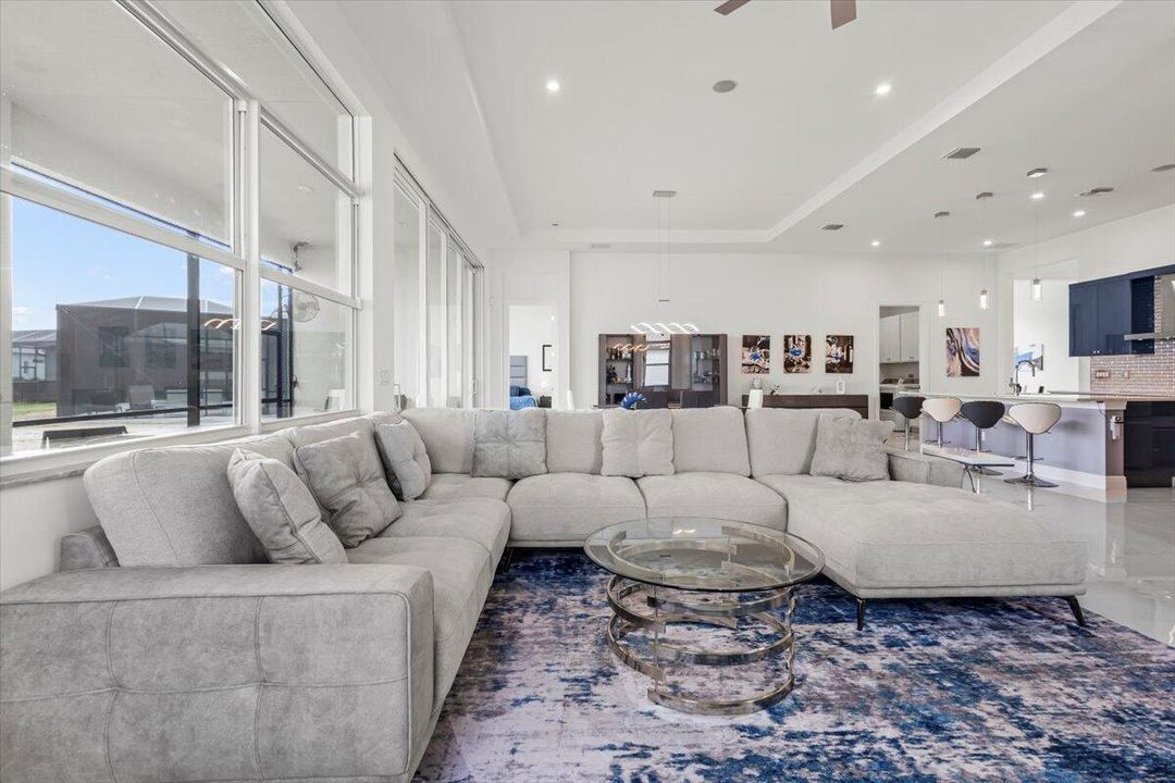 For Sale: $800,000 (3 beds, 3 baths, 2490 Square Feet)