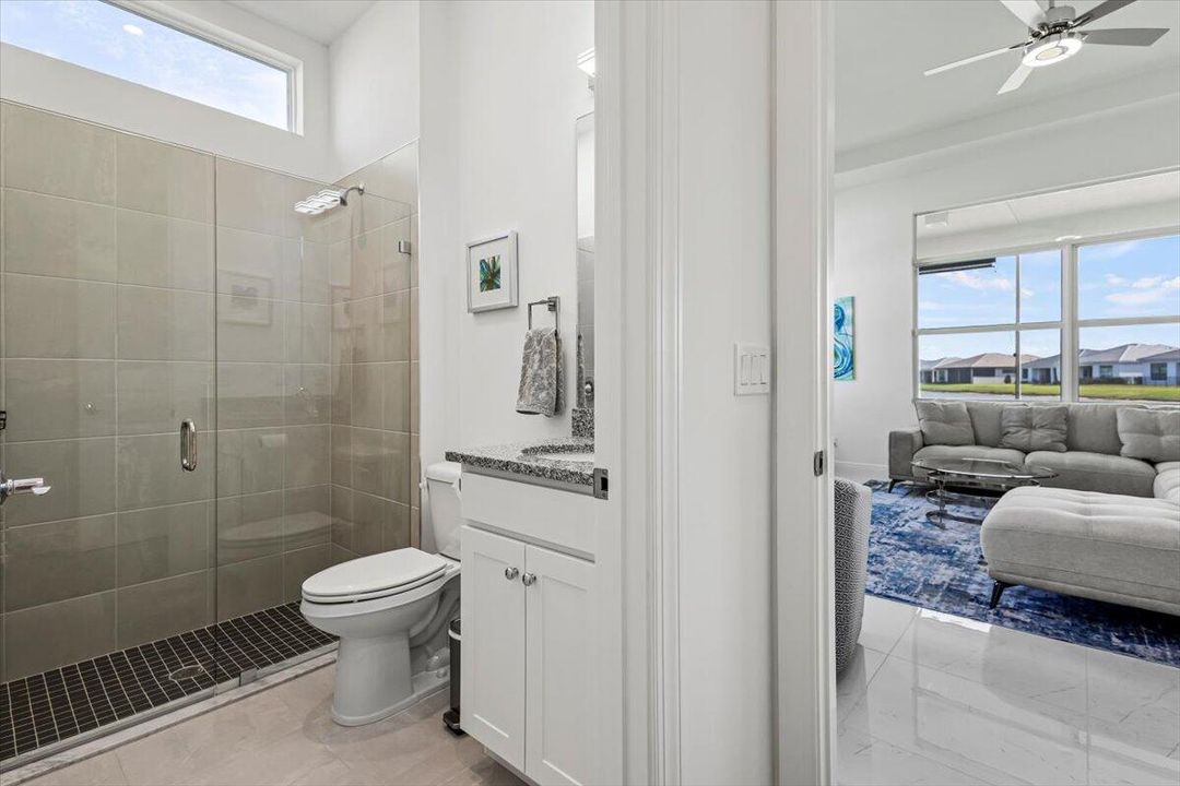 For Sale: $800,000 (3 beds, 3 baths, 2490 Square Feet)