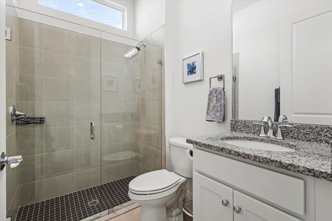 For Sale: $800,000 (3 beds, 3 baths, 2490 Square Feet)