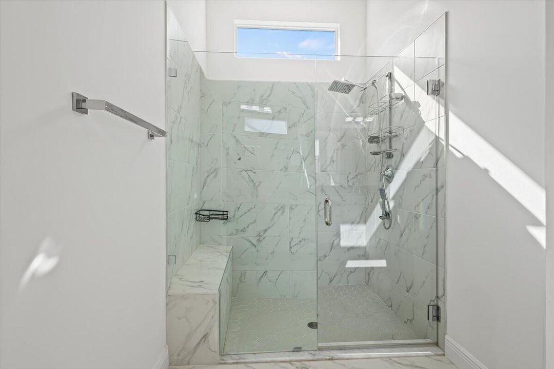 For Sale: $800,000 (3 beds, 3 baths, 2490 Square Feet)