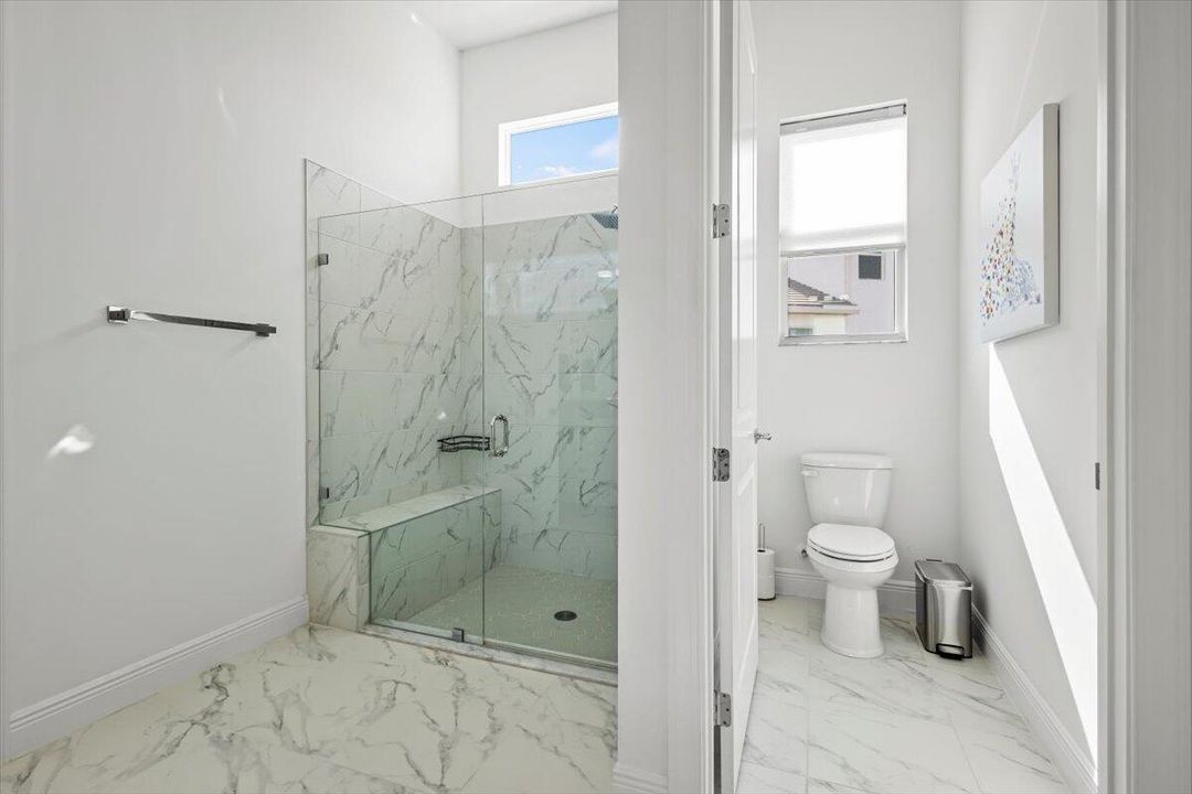 For Sale: $800,000 (3 beds, 3 baths, 2490 Square Feet)