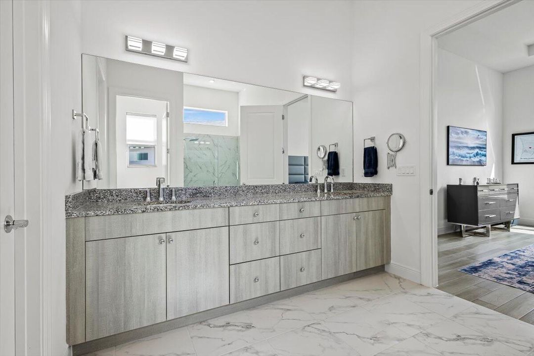 For Sale: $800,000 (3 beds, 3 baths, 2490 Square Feet)