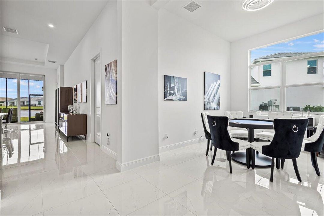 For Sale: $800,000 (3 beds, 3 baths, 2490 Square Feet)