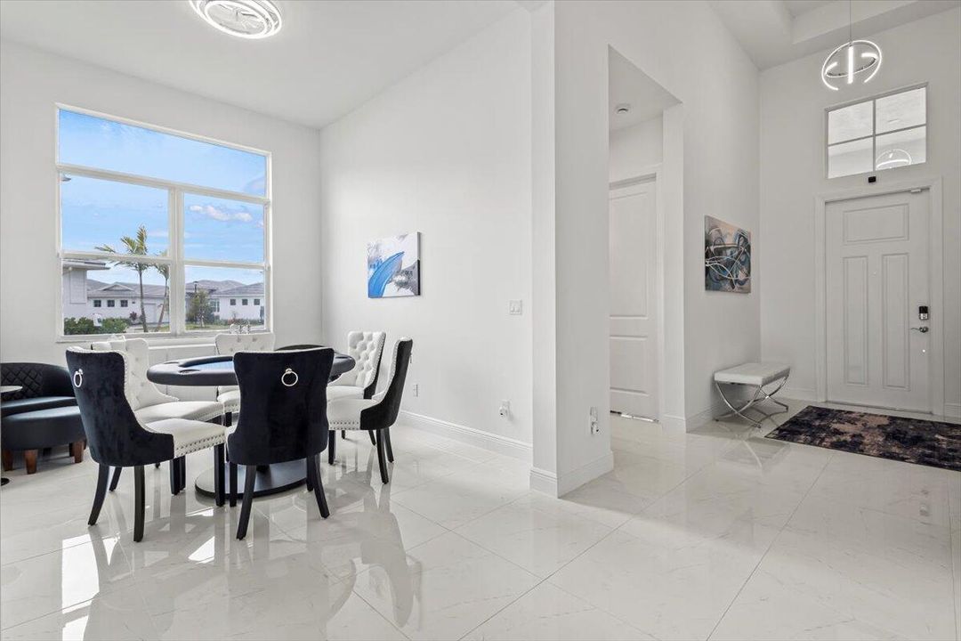 For Sale: $800,000 (3 beds, 3 baths, 2490 Square Feet)